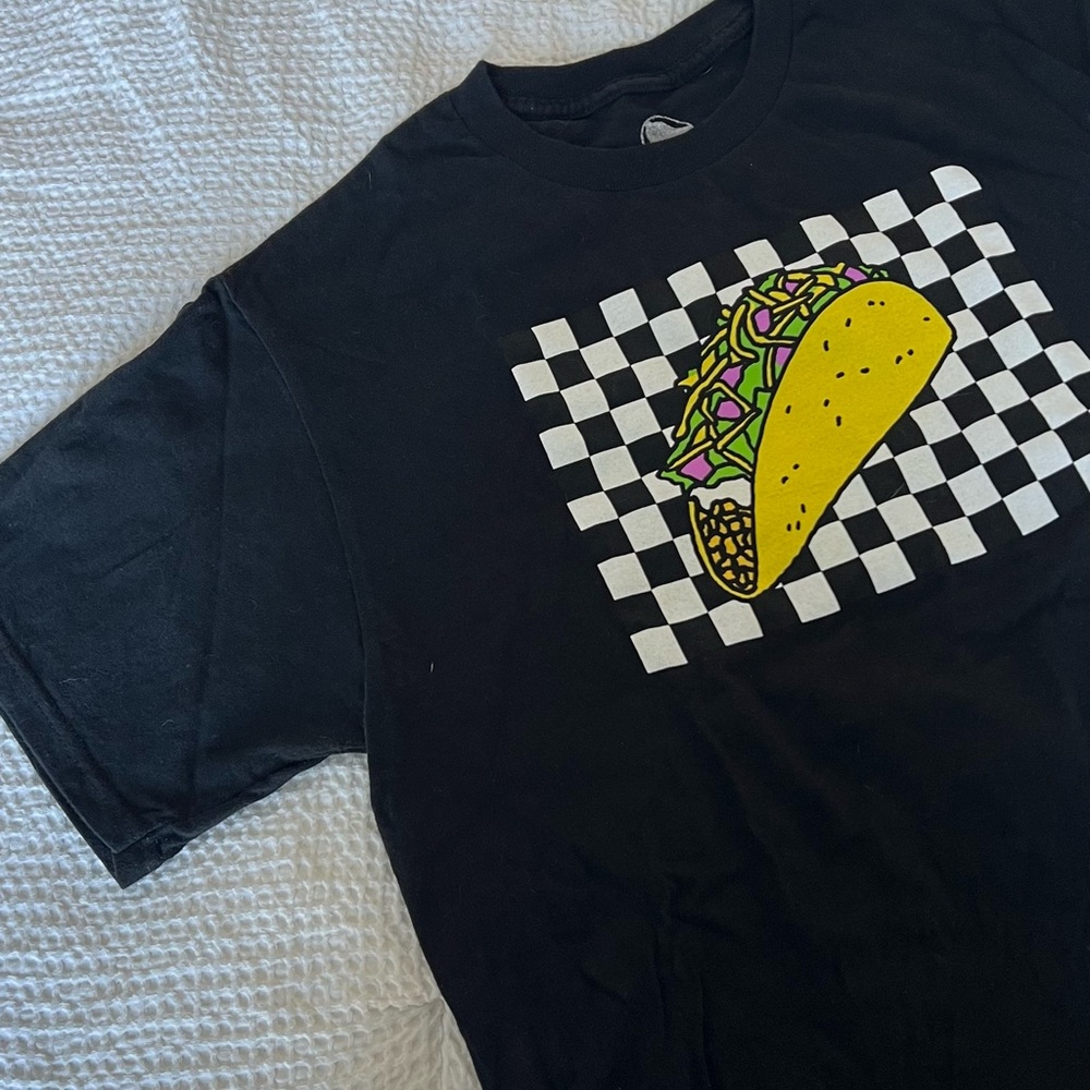 TACO BELL - Black T-Shirt with Taco Graphic